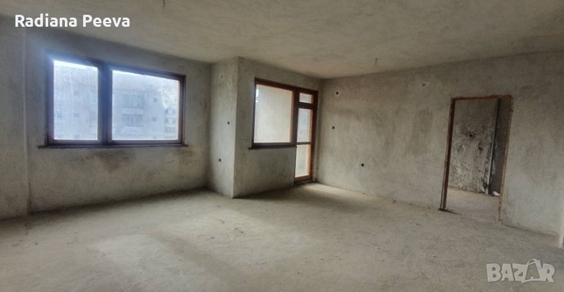 Тристаен апартамент в Тополовград 124 кв.м., снимка 1