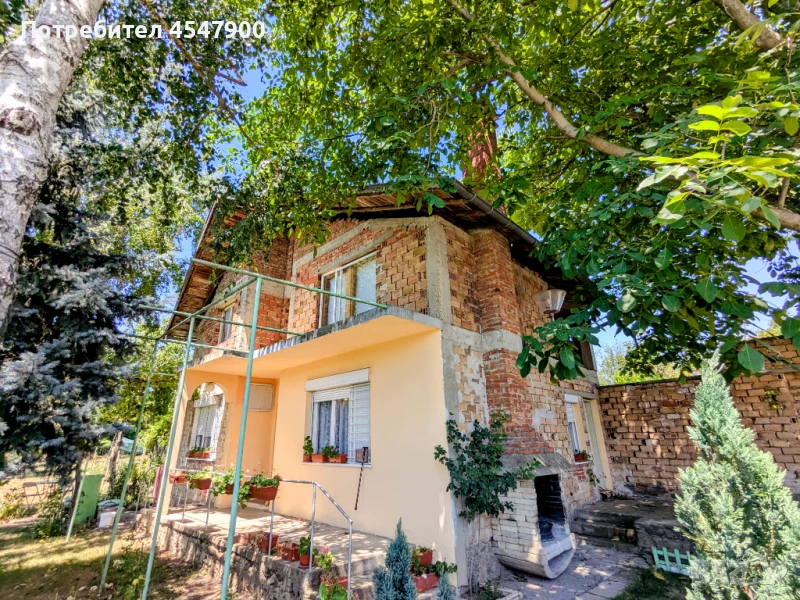 Двуетажна къща за продажба в с. Боздуганово, обл. Стара Загора, снимка 1