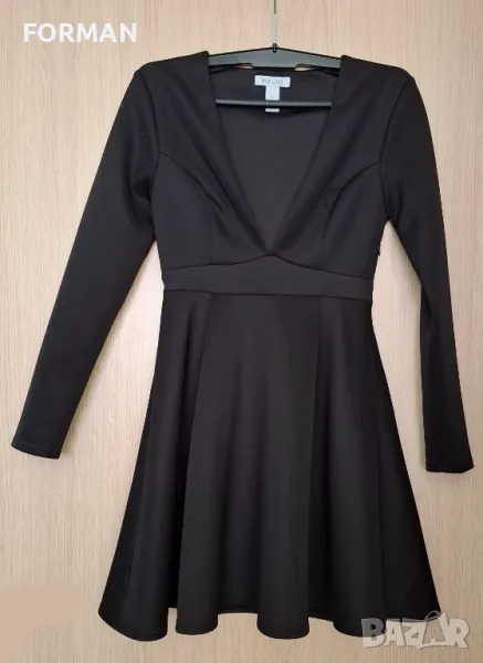 СТРАХОТНА черна рокля с дълбоко деколте, снимка 1