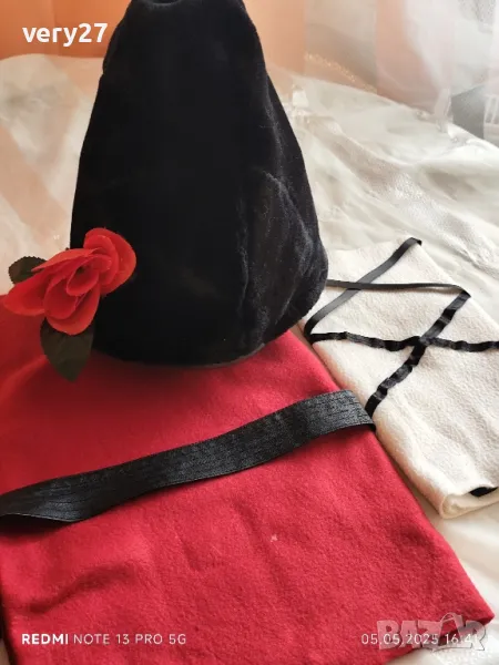 калпаци навуща и пояси , снимка 1