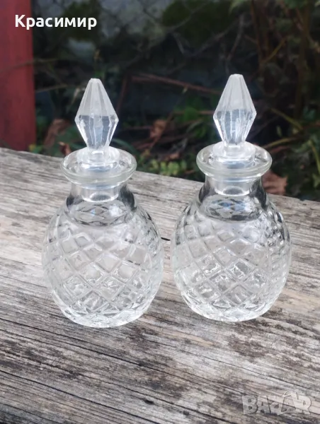 Две малки стъклени шишенца за парфюм или подправки 15 лв. за бр. / двете за 22 лв., снимка 1