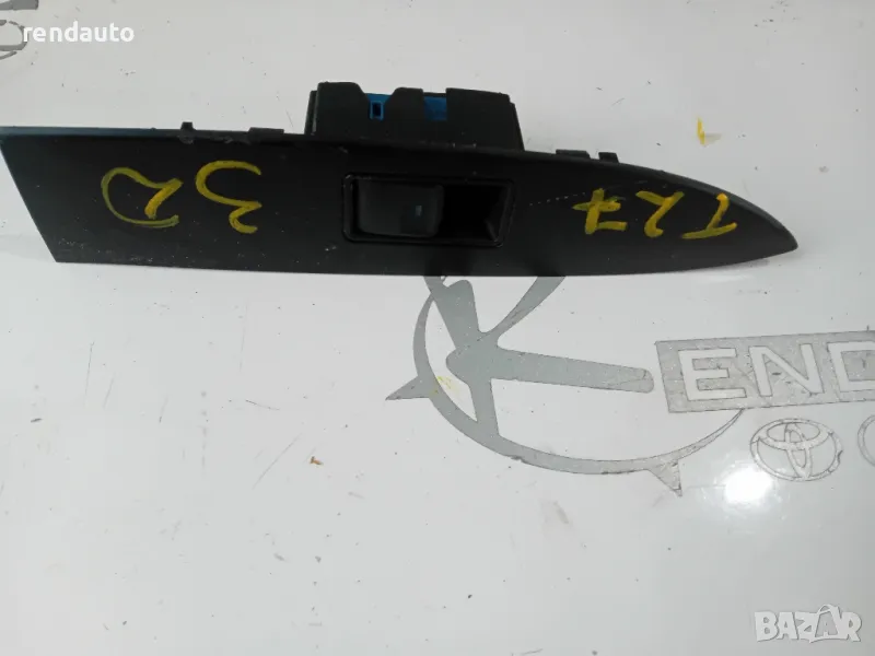 74272-05090 74271-05090 Леви и десни бутони стъкла Toyota Avensis Station Wagon T27 Face 2012-2015, снимка 1