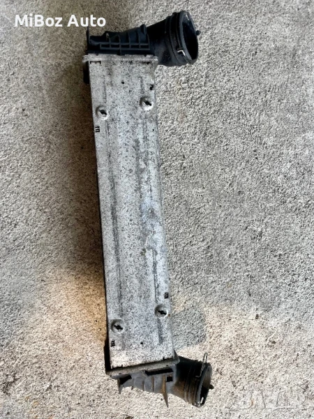 Интеркулер Modine БМВ Е90 91 BMW, снимка 1