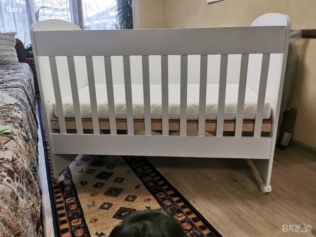 Детско дървено легло с матрак , снимка 1