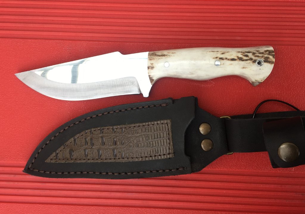 Стабилен, ръчно направен нож,чирени еленов рог 125х235Турция в Ножове в гр.  Пловдив - ID39554957 — Bazar.bg