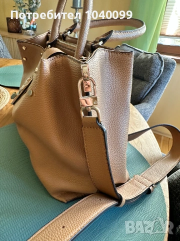 Дамска чанта GUESS, снимка 2 - Чанти - 54134208