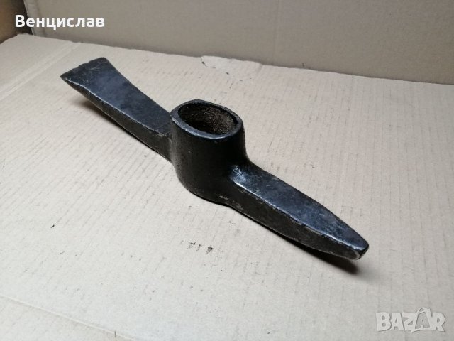 Стара Кована Кирка / 2,3 кг. , снимка 1 - Градински инструменти - 37241483