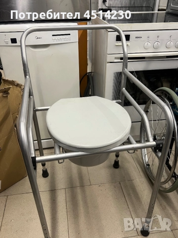 Чисто нов тоалетен стол (комод) с подлакътници и контейнер, снимка 3 - Тоалетни столове - 52891570