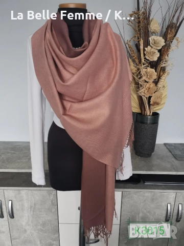 Шалове от шашмир с втъкана златна нишка, снимка 10 - Шалове - 51941414