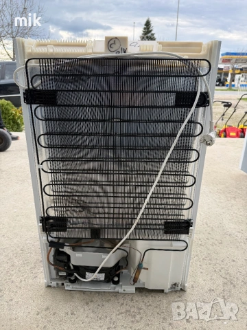 Малък хладилник за вграждане Либхер Като НОВ, снимка 11 - Хладилници - 54042368