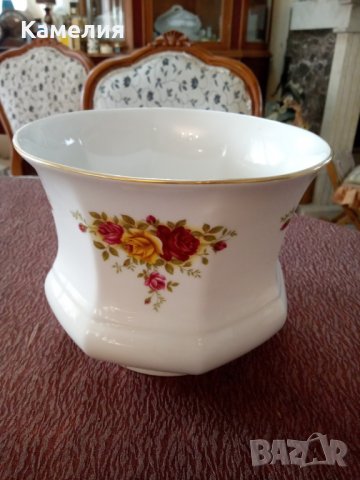 Порцеланова кашпа, снимка 5 - Декорация за дома - 40180381