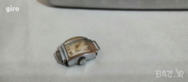 Стар руски дамски механичен часовник Чайка, снимка 3 - Антикварни и старинни предмети - 37761408