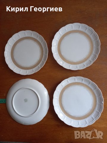 Порцеланови чинии със златен кант , снимка 1 - Чинии - 37485727
