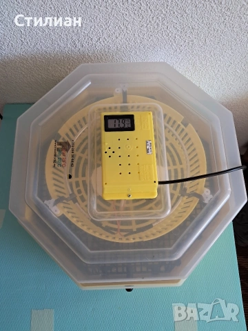 Инкубатор 41/60 яйца с влагомер и термометър