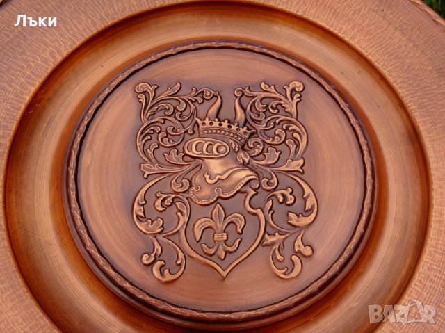 Медно пано 39 см.,чиния за стена Рицар,корона,барок., снимка 2 - Антикварни и старинни предмети - 29522248