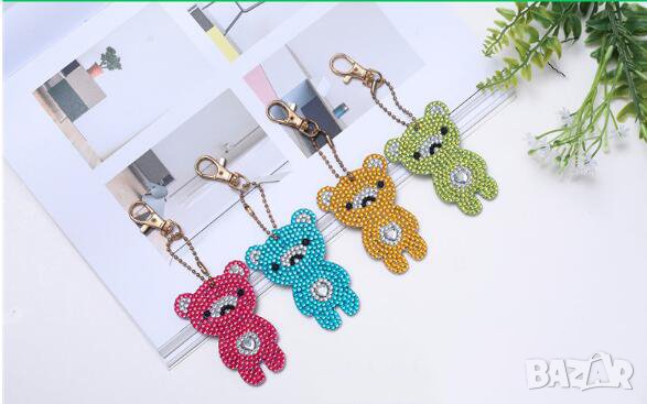 Ключодържател - диамантен гоблен МЕЧЕ, снимка 1