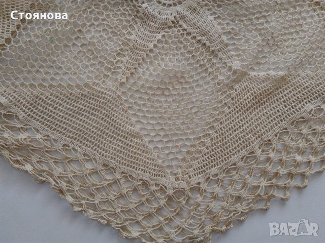 Ръчно плетени покривка за маса и комплект карета, снимка 2 - Антикварни и старинни предмети - 33888273