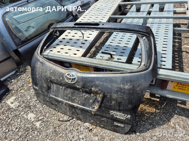 Пета врата за Тойота Корола Версо 2006г Без стъкло