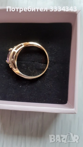 Продавам чисто нов комплект златни бижута от пръстен и обеци, с диаманти и естествен камък "аметист", снимка 4 - Пръстени - 54064521