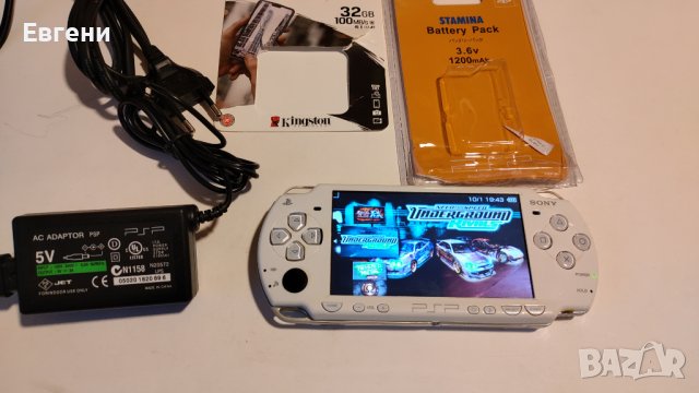 Хакната ПСП PSP Конзола PSP Модел 2004, 32 гб мемори карта и 100 игри, отключена. Чисто нова батерия