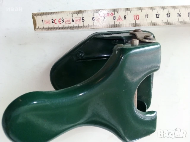 Стар канцеларски перфоратор, снимка 4 - Други ценни предмети - 50486784