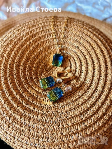 😍Златист комплект бижута - обеци и колие😍
