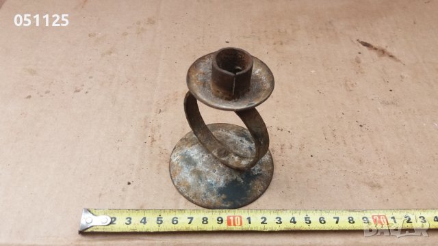 масивен железен свещник , снимка 7 - Антикварни и старинни предмети - 38686910