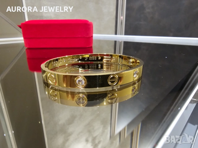 CARTIER Love Gold 4 Diamonds Гривна с Отверка, снимка 2 - Гривни - 53170019