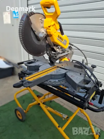Потапящ циркуляр с герунг DeWALT DHS780, снимка 3 - Циркуляри - 55970576