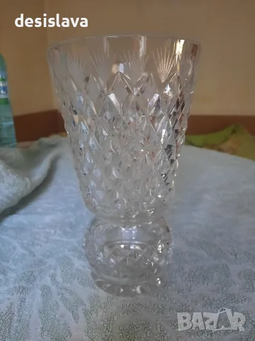 Продавам масивна кристална ваза