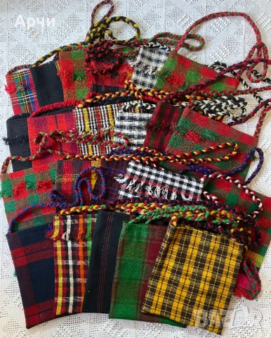 Малки торбички от автентично ръчно тъкани платове