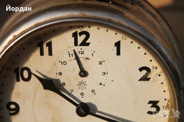 Немски часовник ''Junghans'', снимка 2 - Антикварни и старинни предмети - 47777898