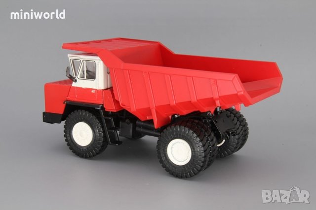 БелАЗ-540 кариерен самосвал 1965 - мащаб 1:43 на Наш Автопром моделът е нов в кутия, снимка 4 - Колекции - 31123014