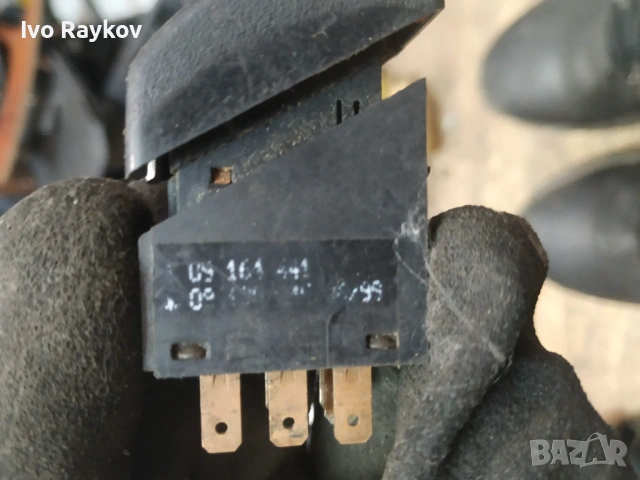 Бутон аварийни Opel Corsa B , 09164441, снимка 4 - Части - 53905605