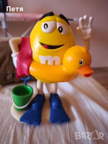 М,&M диспенсър за бонбони