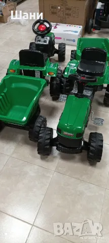 Детски трактор с педали и ремарке., снимка 3 - Детски велосипеди, триколки и коли - 48419664