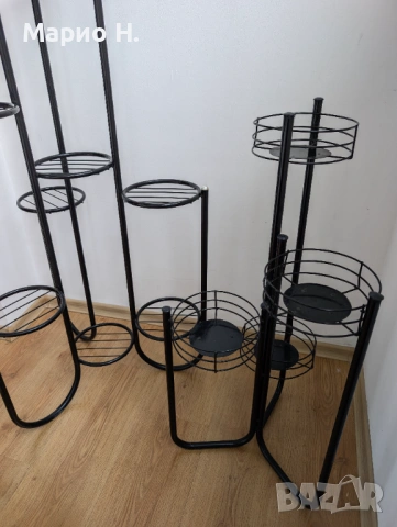 Два цветарника, стойки за цветя, метални, черни, за 9+4 саксии, снимка 2 - Саксии и кашпи - 53949243
