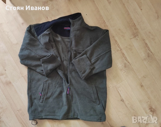 Нов оригинален мъжки полар, размер XL в земно зелен цвят, снимка 2 - Якета - 51892628
