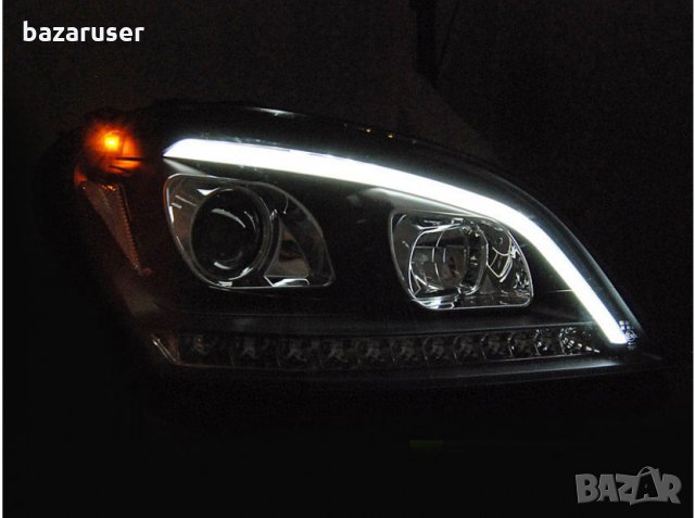 Комплект тунинг фарове за Mercedes ML W164 2005-2008 с черна основа, ляв и десен, снимка 4 - Аксесоари и консумативи - 32114746