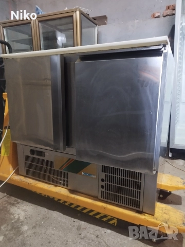 Хладилна маса/ Саладета