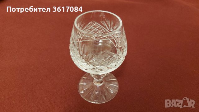 Комплект кристални чаши и ръчно изработени стъклени чаши с гравюра, снимка 1 - Сервизи - 40241171