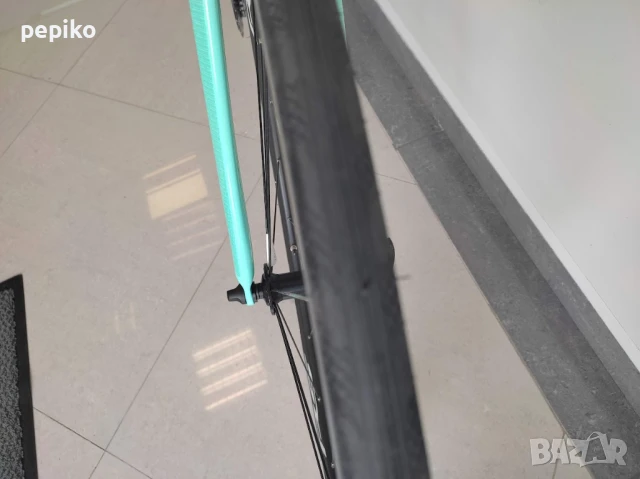Продавам колела внос от Германия НОВ карбонов шосеен велосипед BIANCHI 28 цола  SHIMANO 105, снимка 5 - Велосипеди - 50717740