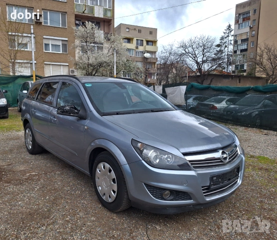 Опел астра 1.6 бензин с климатик фейслифт 2008г., снимка 3 - Автомобили и джипове - 54042439