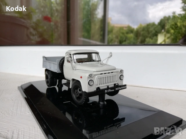 Газ-35-04 1975 DIP Models лимитирано издание, снимка 3 - Колекции - 53923214