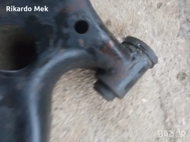 носач за Мазда примаси 323 ф с, снимка 3 - Части - 48172588