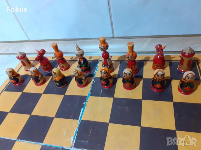 Руски дървен шах с ръчно изработени фигури матрьошки, снимка 4 - Антикварни и старинни предмети - 44263249