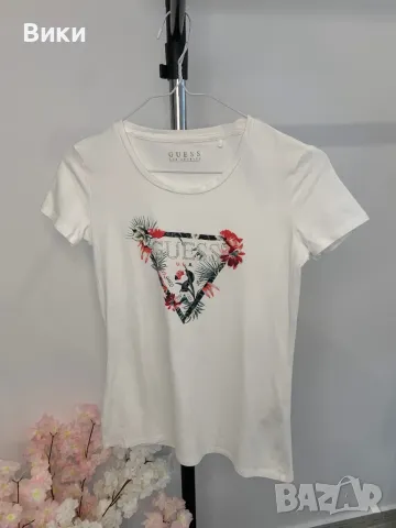 Дамска тениска Guess размер S-M, снимка 3 - Тениски - 49890282
