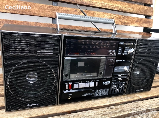Радиокасетофон HITACHI TRK-9300W, снимка 3 - Радиокасетофони, транзистори - 53171025