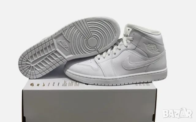 оригинални  маратонки Nike Air Jordan 1 Mid "Triple White номер 44 ,5