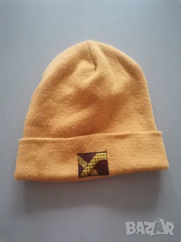 Жълта зимна шапка Brille